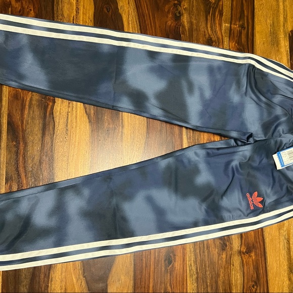 Adidas track suit - Picture 2 of 3